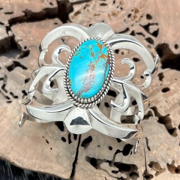 1990s Native American NAVAJO Sandcast Silver & Mine No 8 Turquoise Cuff Bracelet - Picture 4 of 6